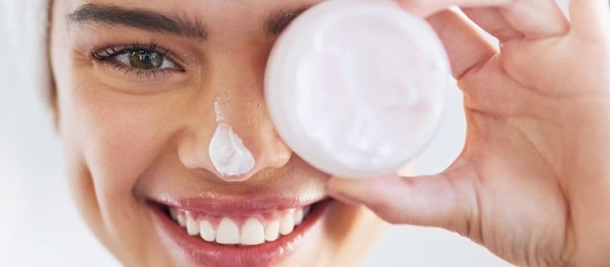 Untitled design 8 1 10 | هلومگ | بهترین آبرسانهای خانگی برای پوست