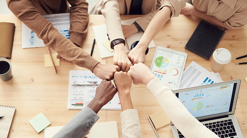 how to improve productivity in the workplace | هلومگ | راهکارهای حفظ بهرهوری تیمها در دوره تعطیلات نوروزی